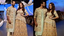 Neha Dhupia FLAUNTS her Baby Bump on Lakme Fashion Week; Watch Video| FilmiBeat