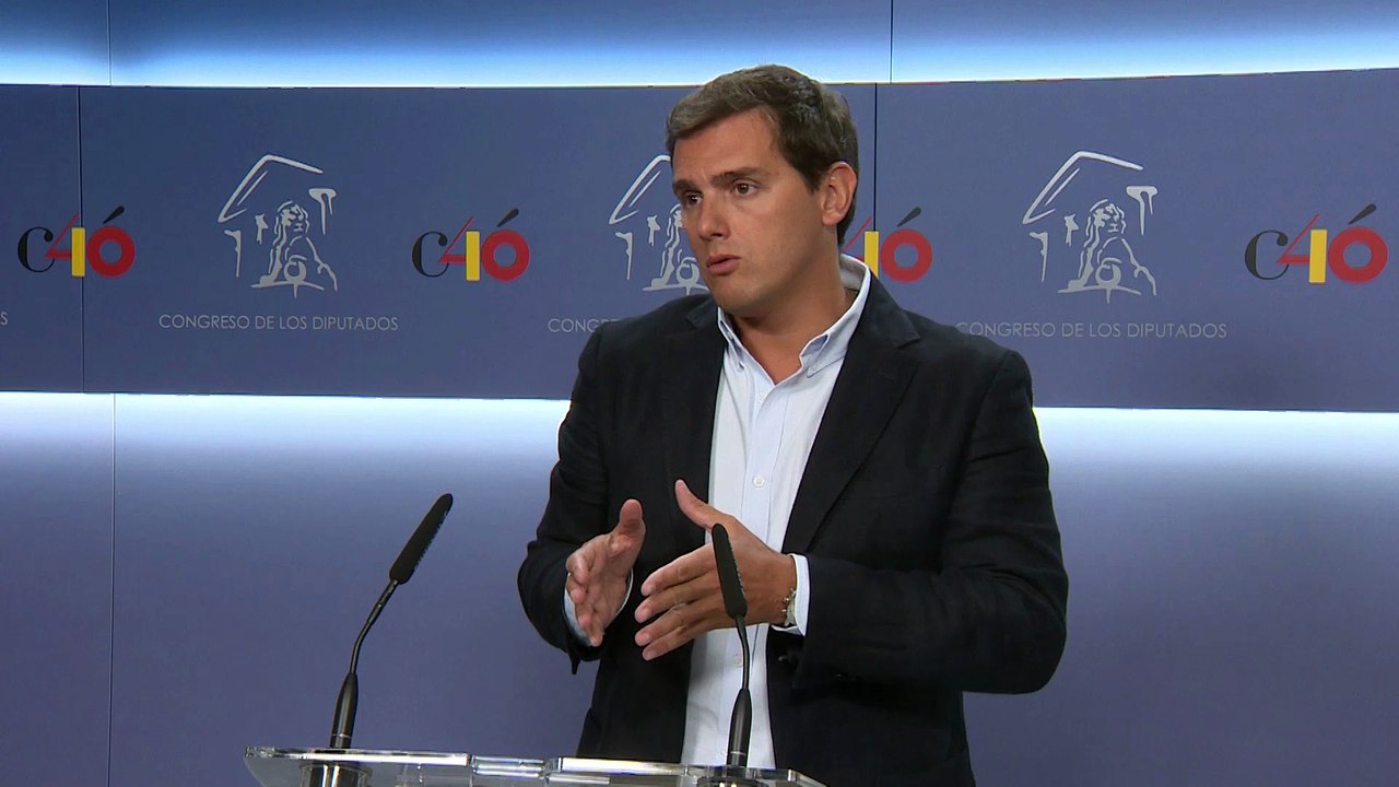 Rivera quiere que el Gobierno defienda a Llarena