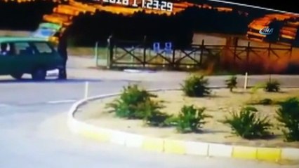 Otomobilin çarptığı adam metrelerce havaya uçtu... O anlar kamerada