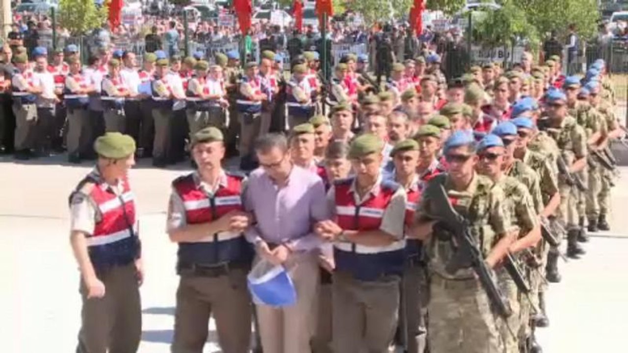 Wie Erdogans Regierung Rache an eigenen Offizieren nahm