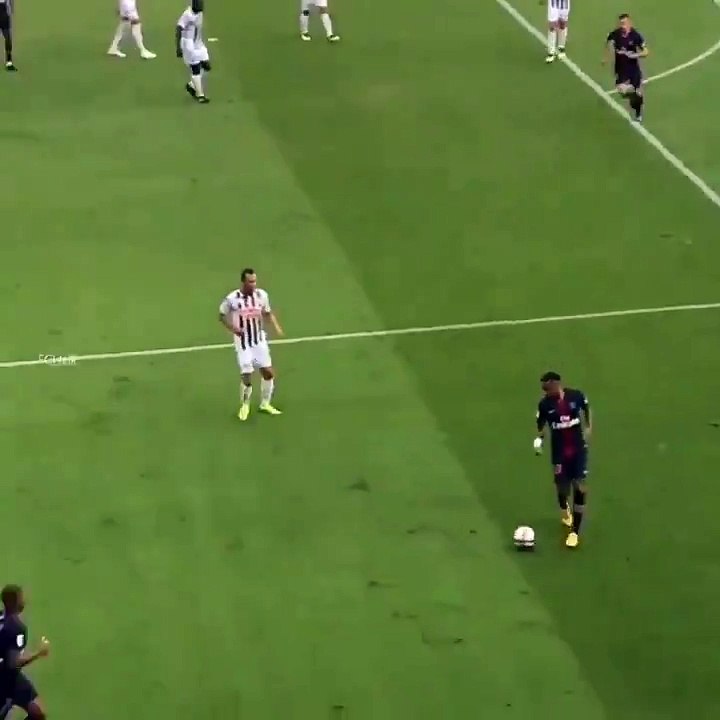 VÍDEO: A sequência de 27 passes do Milan antes do golo de Davide Calabria
