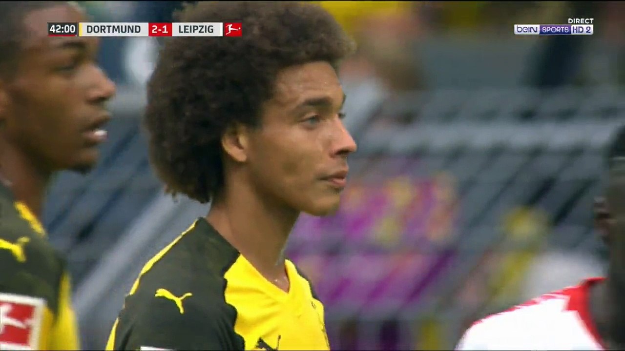 VÍDEO: Witsel marca de pontapé acrobático