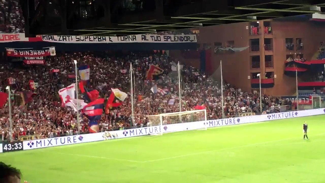 VÍDEO: Estádio do Génova “explode” após 43 minutos em silêncio em honra das vítimas