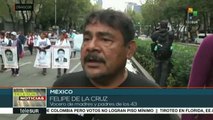 México: se movilizan padres de los 43 normalistas para exigir justicia