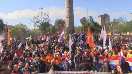 Trabajadores de Paraguay se reunen frente al Congreso en rechazo a ley de jubilación