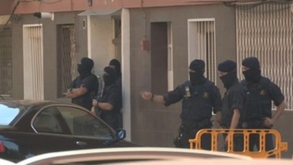 Mossos tratan el ataque a su comisaría como "atentado terrorista"