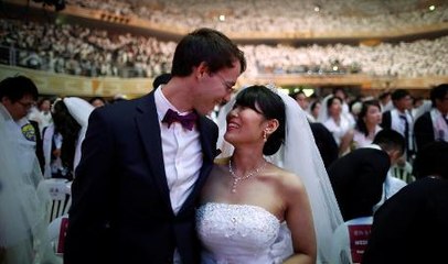 Thousands tie the knot at controversial South Korea church