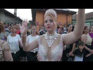 رقص عروسه تملك جمال جداب بفستان يجنن