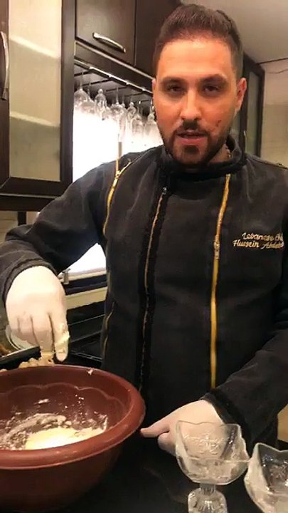 ايّام قليلة بتفصلنا عن عيد الأضحى المبارك، ما رأيك بتحضير كوكيز العيد بالشوكولاتة مع الشيف حسين عبد الساتر مباشرة على الهواء مع رزان.
