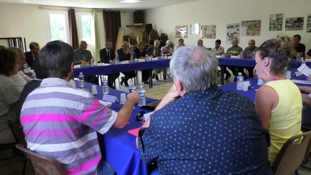 Alpes-de-Haute-Provence : l'élevage ne doit pas être la victime du loup Stephane Bouillon en visite à Entrages