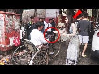 Sara Ali Khan ने की मंदिर के बहार बैठे गरीबो की मदद