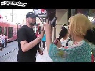 İroni İle Arap Turistlerle ve Mültecilerle Sohbet GerçekleştirmekKaynak: Gullüm Show | Youtube