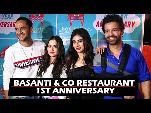 Aamir Ali ने मनाई अपने होटल 'Basanti & Co' की सालगिरा | Mouni Roy, Vikas Gupta, Sanjeeda