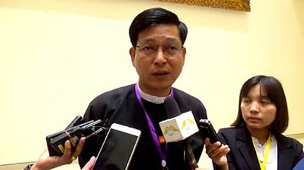 တပ္မေတာ္ Facebook အေကာင့္မ်ား အပိတ္ခံရမႈ အစိုးရႏွင့္ မသက္ဆုိင္ဟု ဆို (ရုပ္/သံ)