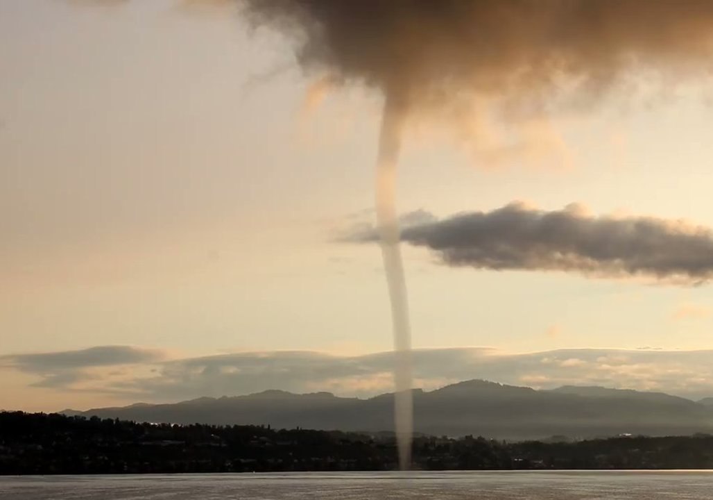 Waterspout Spotted on Zurich Lake