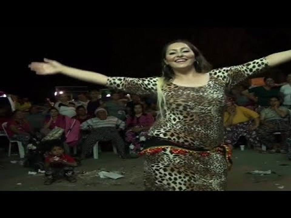 رقص سيدة كلها طراوه مو طبيعي المقطع الاصلي روعة