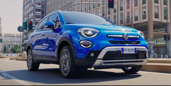 VÍDEO: El spot del Fiat 500X te va a encantar, ¡con Doc de Regreso al Futuro!
