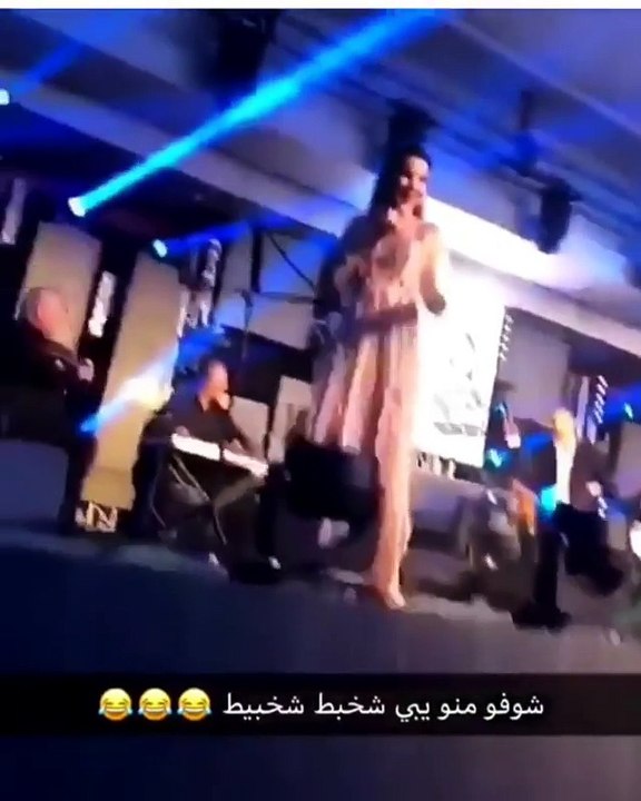 موقف مضحك بعد طلب غريب من لأحد معجبي نانسي عجرم