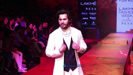 Varun Dhawan Strikes The Chord For Kunal Rawal With Btowners At LFW WF 2018
