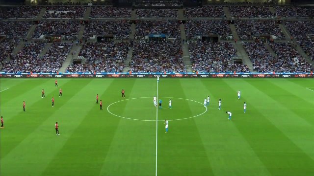 Un jeune fan de l'OM met le feu au coup d'envoi en marquant un but (Marseille-Rennes)