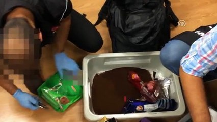 Havalimanında uyuşturucu operasyonu - İSTANBUL