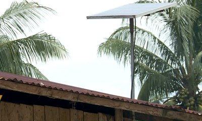 Melawan Tantangan untuk Papua Terang