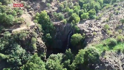 Diyarbakır Şeyhandede Şelalesi serinliğiyle dikkat çekiyor