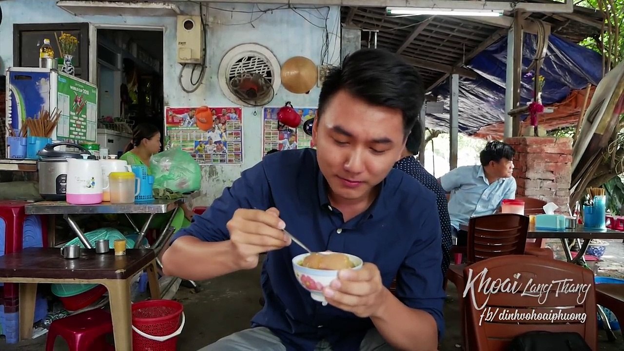 QUÁN ĂN BÍ ẨN không cần ra mặt tiền? Làm HOA SEN GIẤY |Du lịch Huế #5