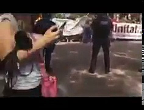 Gritos independentistas: Españoles, no; refugiados, sí