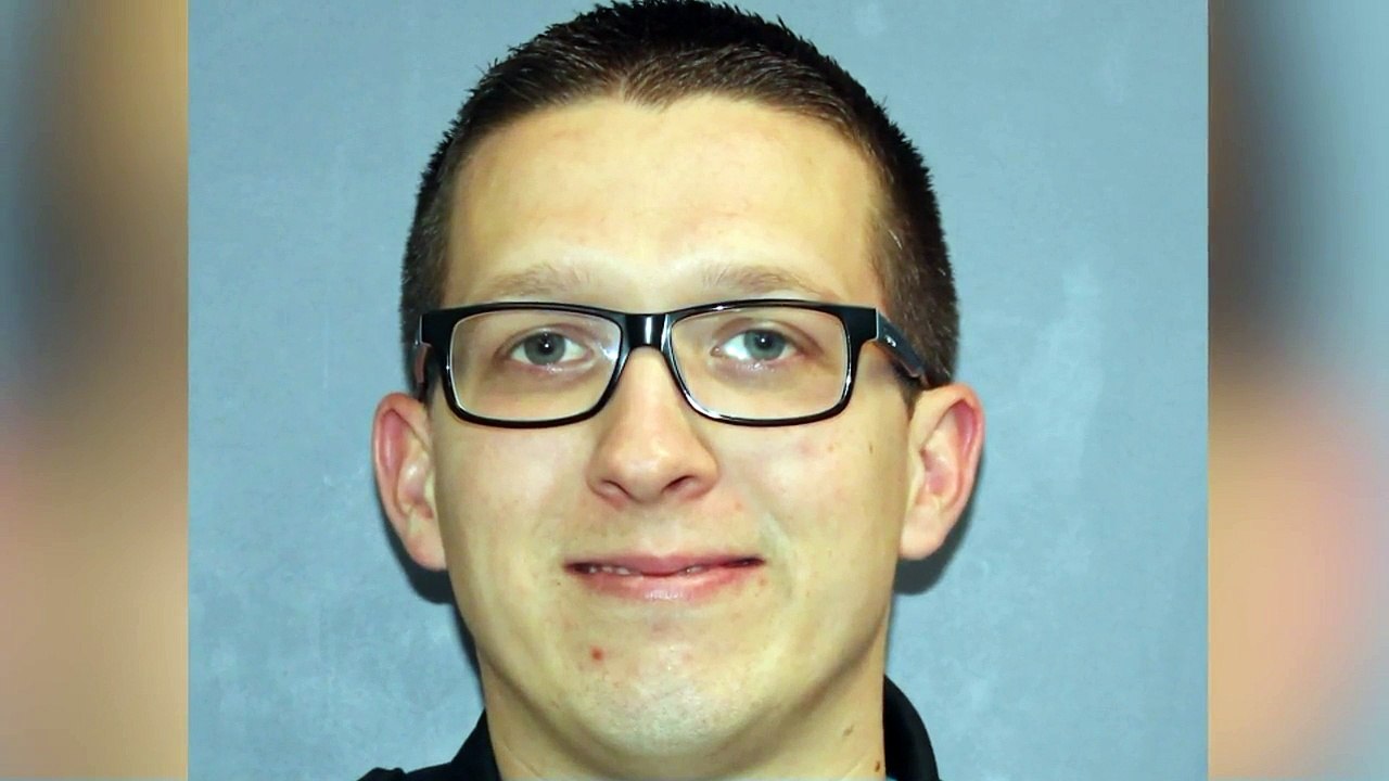 Dramatic Bodycam Video Shows Officer Rescuing Family From Burning Home