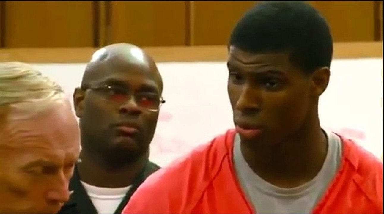 HS BASKETBALL STAR TONY FARMER COLLAPSES TO FLOOR AS JUDGE READS 3-YEAR SENTENCE