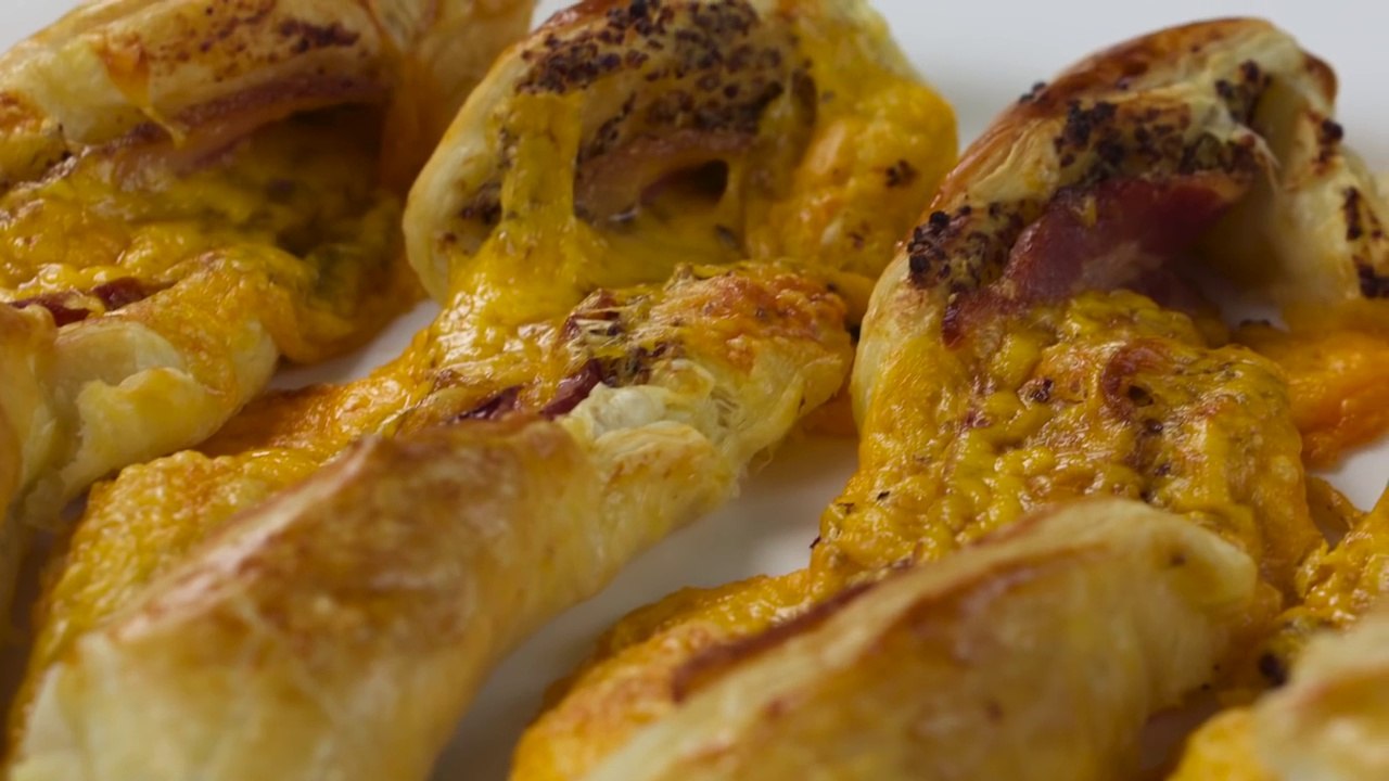 Como fazer tranças de bacon e queijo cheddar