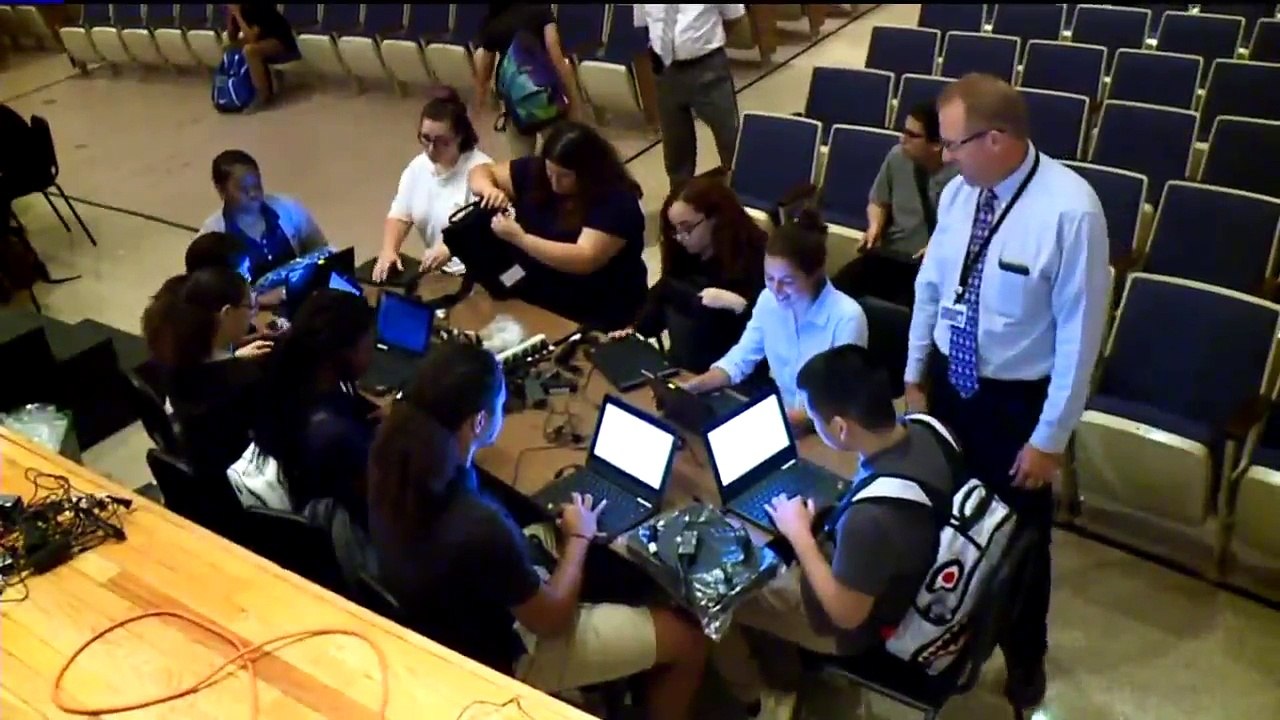 Thousands of Middle, High School Students in Pennsylvania Town Given Laptops