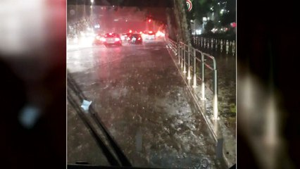 하늘 뚫린 듯 쏟아진 국지성 호우...갑자기 왜? / YTN