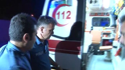 Polis Yardıma Gitti Saldırıya Uğrayıp Yaralandı