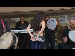 رقص مزه مو طبيعي أم الخدود الوردية روعة