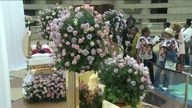 Des milliers de fans se recueillent devant la dépouille d'Aretha Franklin avant ses obsèques