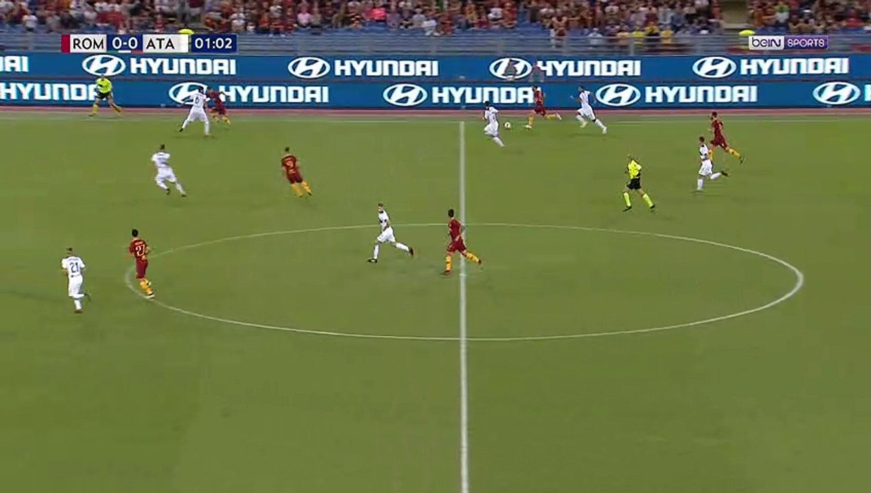 Le superbe but en talonnade de Javier Pastore pendant Roma VS Atalanta