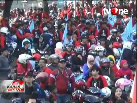 Konvoi Ribuan Buruh Kawasan Industri Pulogadung Menuju Istana