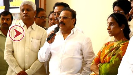 హైదరాబాద్ లో హరికృష్ణ గారికి టిడిపి కార్యకర్తల నివాళులు