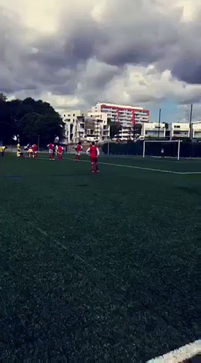 Pénalty du 5-2 de Doulal lors du match amical c...