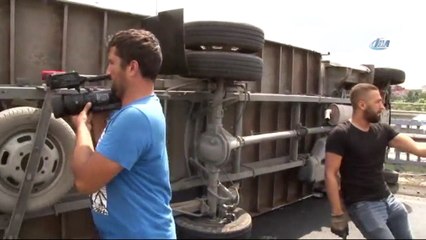 Küçükçekmece'de D-100'ü Kilitleyen Kaza