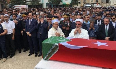 Şehit Piyade Er Osman Karağlı, gözyaşlarıyla uğurlandı