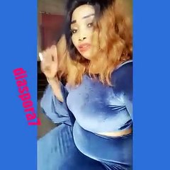 La comédienne Ndoumbé Ndiaye dans une tenue provocante