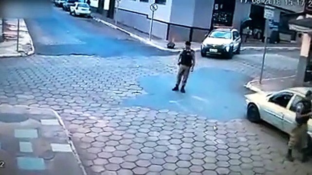 Un policier frôle le drame quand une voiture a forcé un barrage !