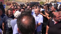 HDP'li Vekil Güvenlik Güçleriyle Tartıştı, Aracıyla Yolu Kapattı