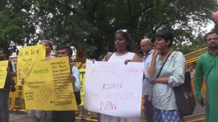 Arresto domiciliario para activistas indios sospechosos de vínculos maoístas