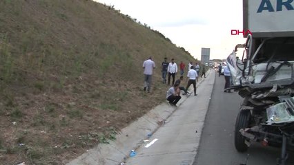 İstanbul Yavuz Sultan Selim Köprüsü Çıkışında Feci Kaza 2 Ölü Biri Ağır 2 Yaralı