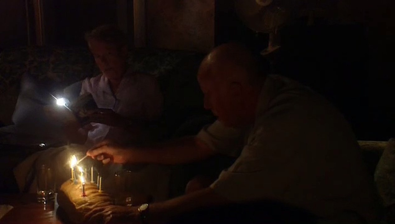 One Foot S06E04   Threatening Weather