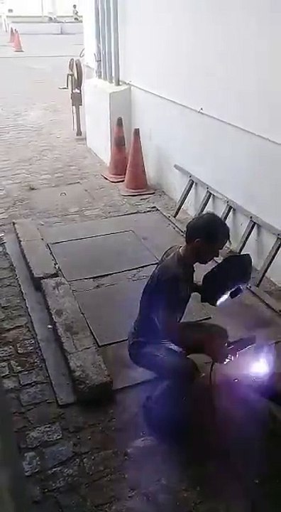 Comedy welding video